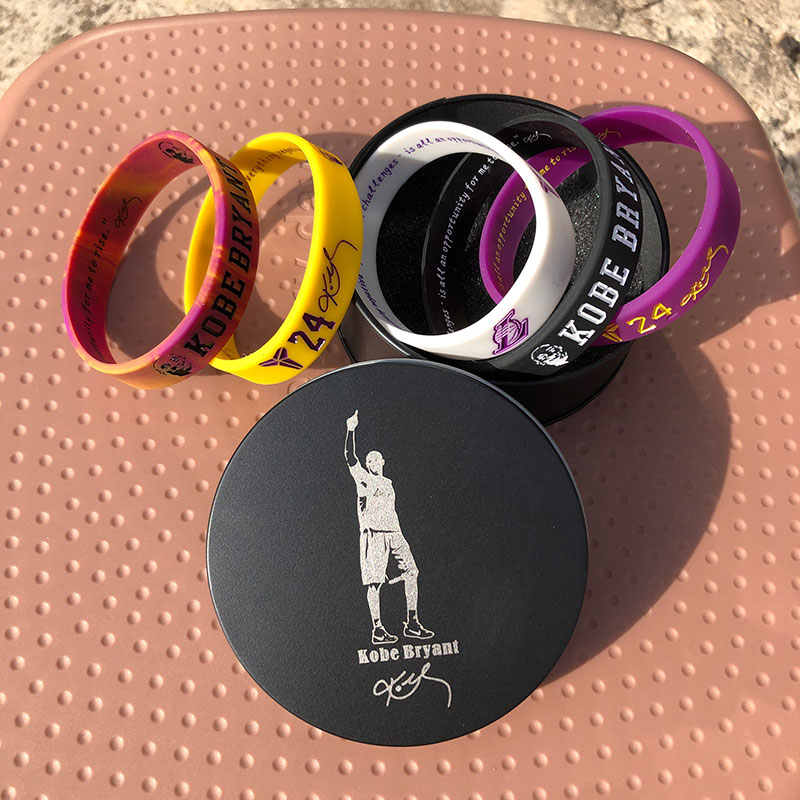 铁盒装库里科比詹姆斯杜兰特篮球熔岩加宽手环链腕带男生生日礼物