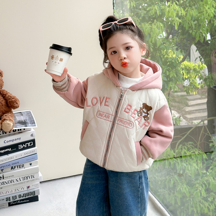 女童新款加厚棒球服2026秋冬装可爱小熊刺绣连帽外套儿童加绒上衣