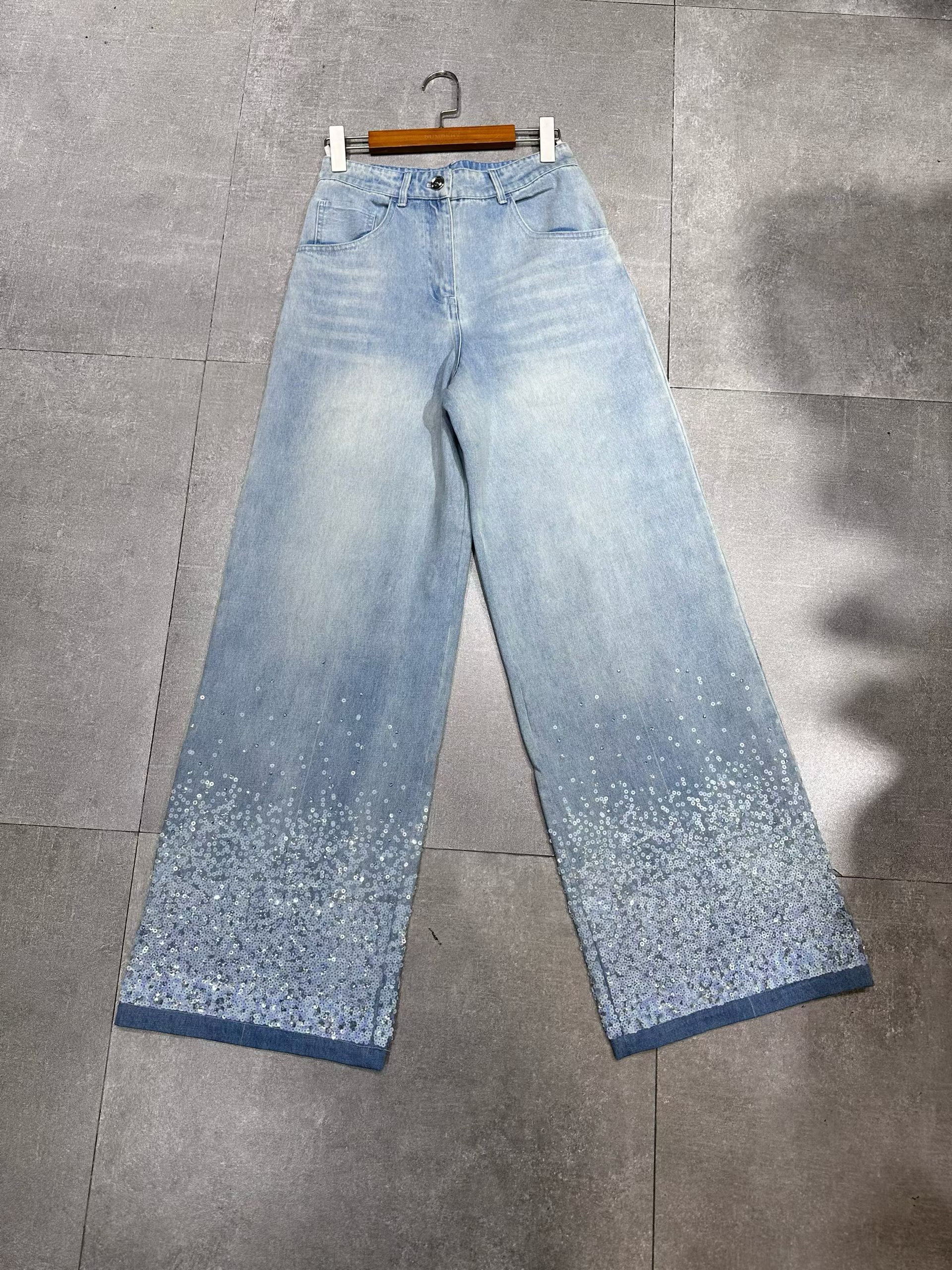 2025新款重工珠片刺绣钉珠裤脚拼色浅蓝色牛仔裤休闲阔腿长裤,女装/女士精品,大码裤装,淘宝优惠券,粉丝福利购,淘宝优惠卷