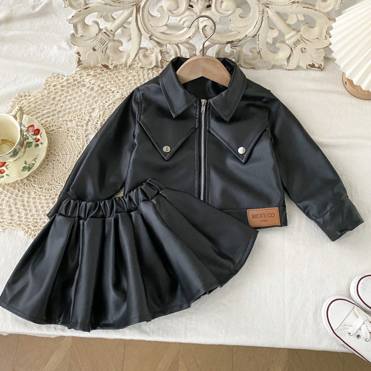 6681女童秋装皮衣新款儿