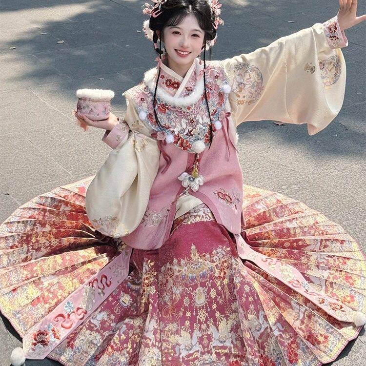 上新爆款【飞马耀岁】明制汉服套装刺绣明制拜年新款加厚冬季秋冬,女装/女士精品,汉服套装,淘宝优惠券,粉丝福利购,淘宝优惠卷