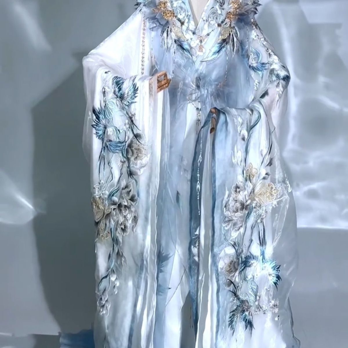 汉服女2025夏款清冷风瓷语重工刺绣大袖衫齐腰裙改良战国袍套装