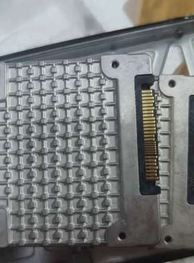 Solidigm D7-P5520 7.68TB固态硬盘，原议价