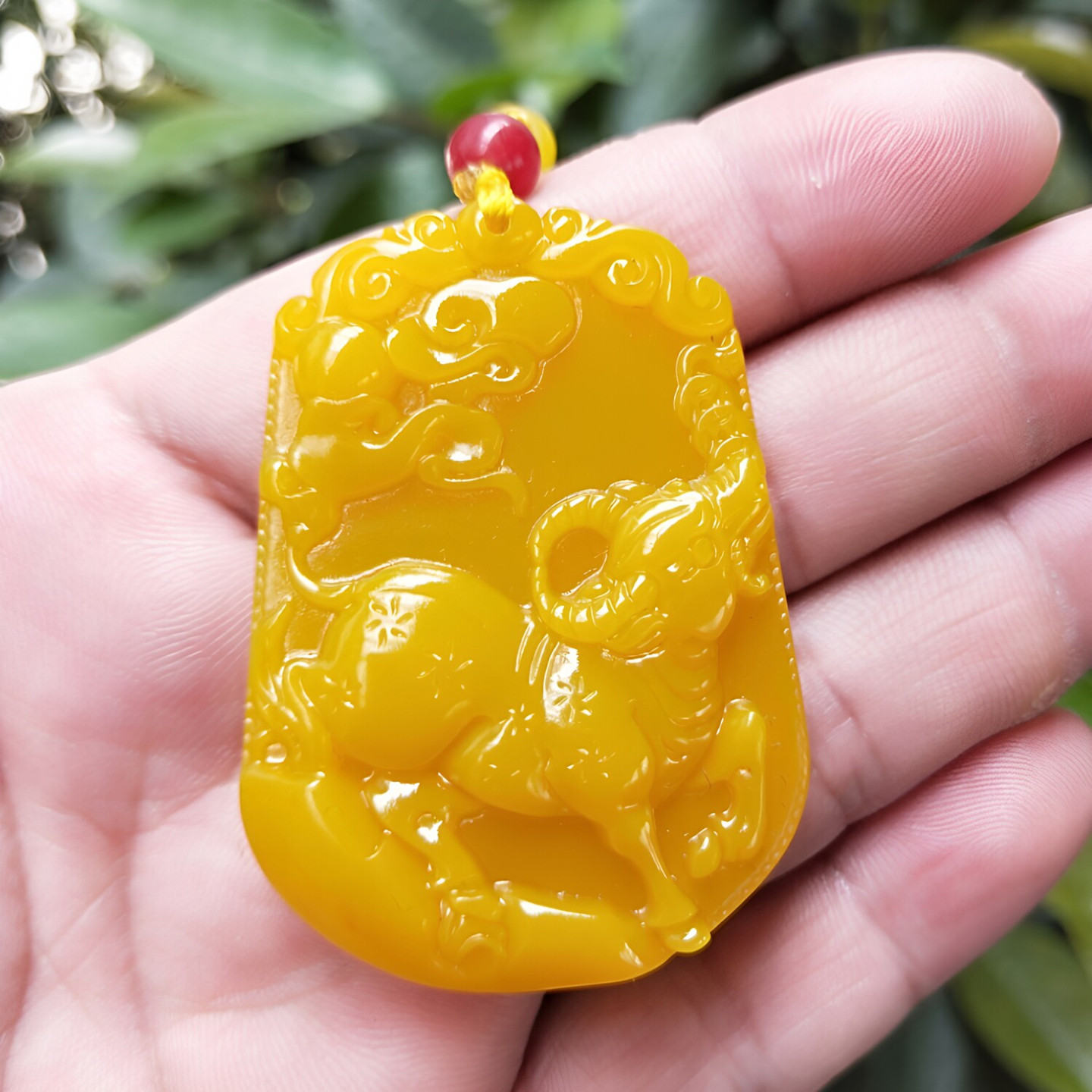 天然黄龙玉十二生肖狗玉吊坠和田玉鼠牛虎兔龙蛇马羊猴鸡狗猪挂件