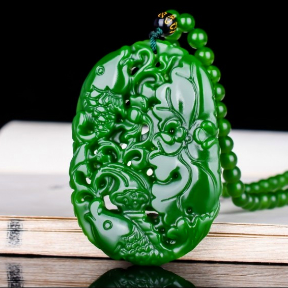 天然和田玉碧玉莲花鱼吊坠男女款双面菠菜绿碧玉金鱼挂坠毛衣链