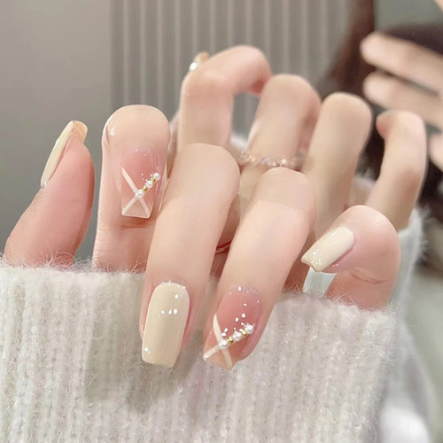Jun广东冰透法式穿戴美甲