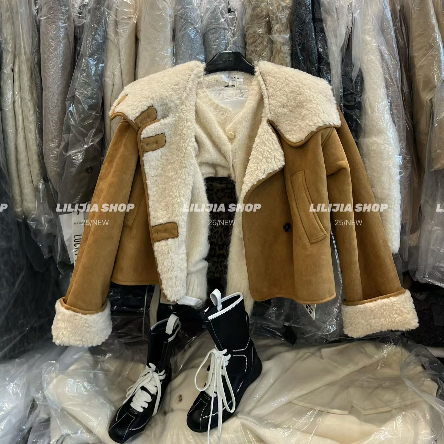 羊羔毛皮毛一体连帽短外套女