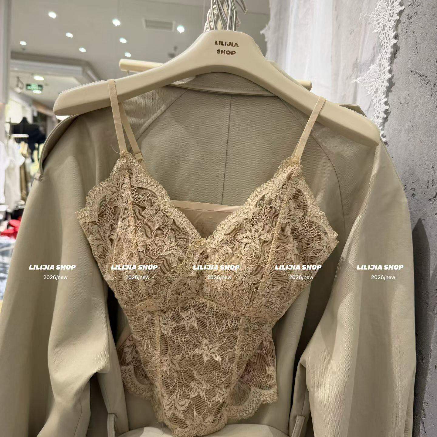网红爆款蕾丝V领吊带背心女2026夏季外穿内搭设计感美背法式胸垫