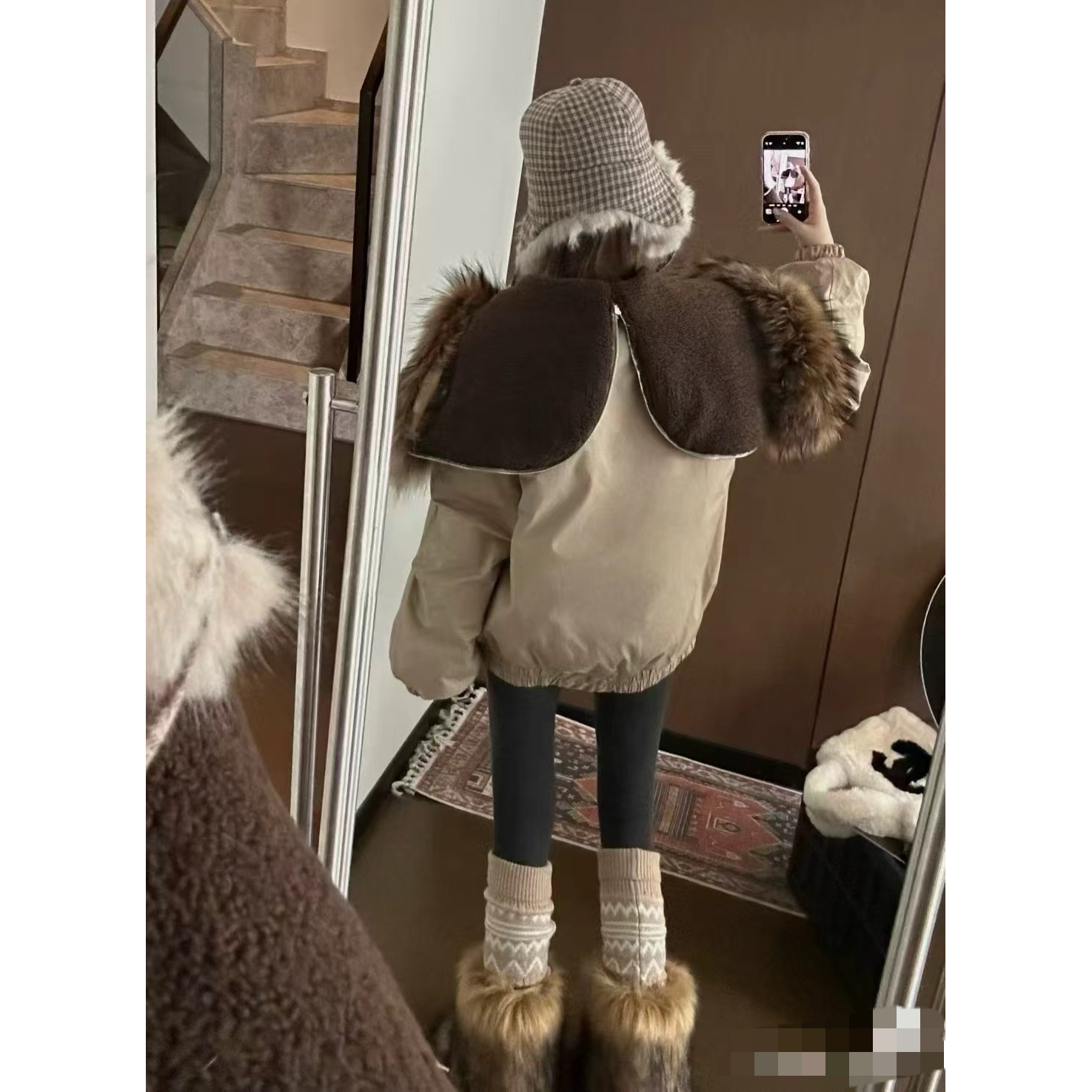 韩版羊羔毛翻领大毛领羽绒服