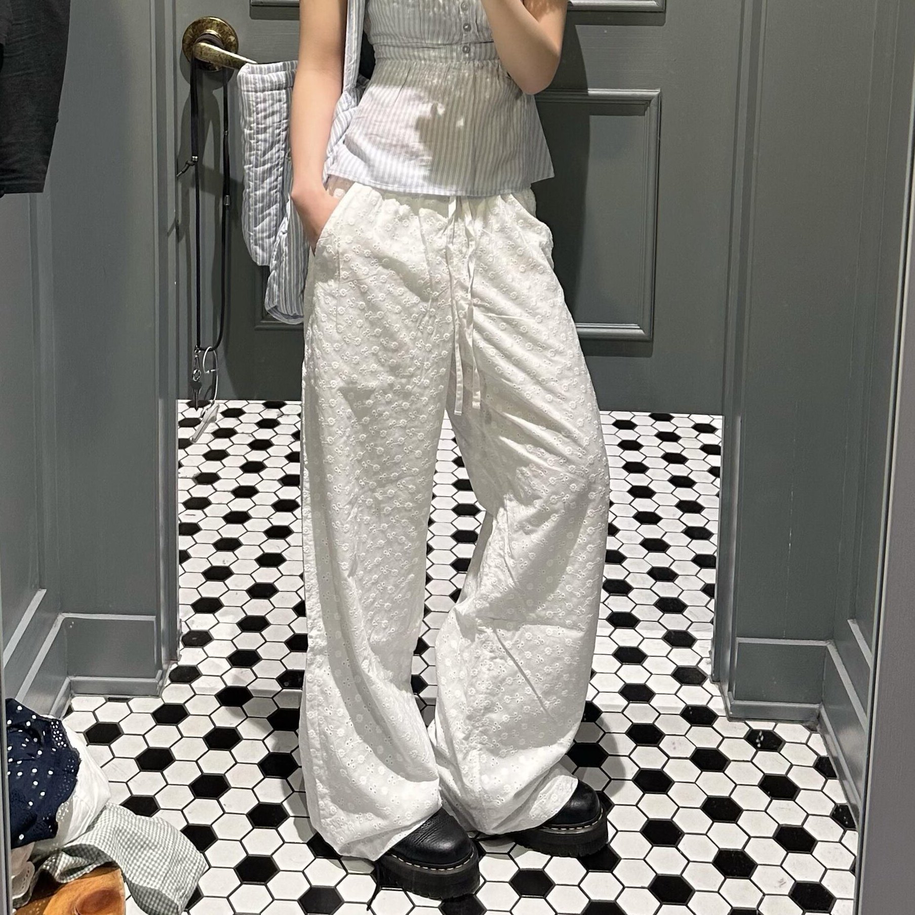 小海鸥白色碎花镂空裤子女夏季薄款2025新款低腰系带阔腿休闲长裤