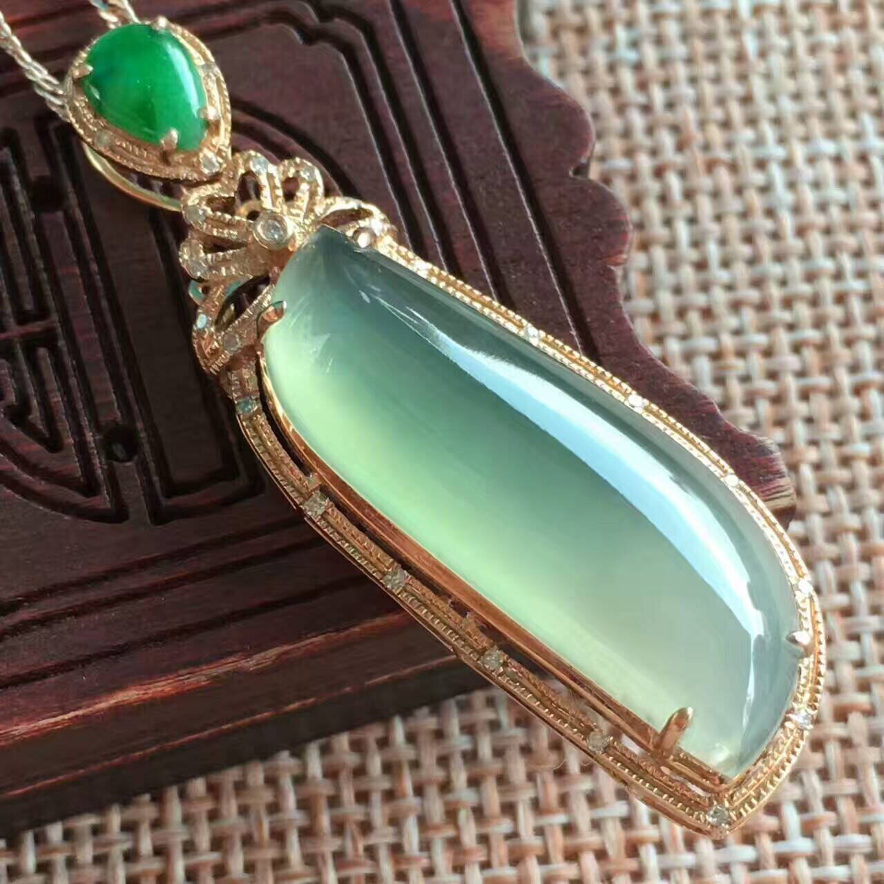 缅甸翡翠冰晴福瓜吊坠18K金镶玉坠金钻镶嵌玉石挂件呱呱来财玉佩