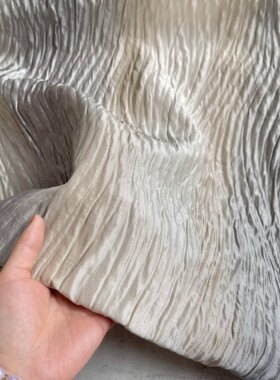 光泽廓形 灰色香槟渐变立体波纹硬挺提花面料礼服连衣裙风衣布料