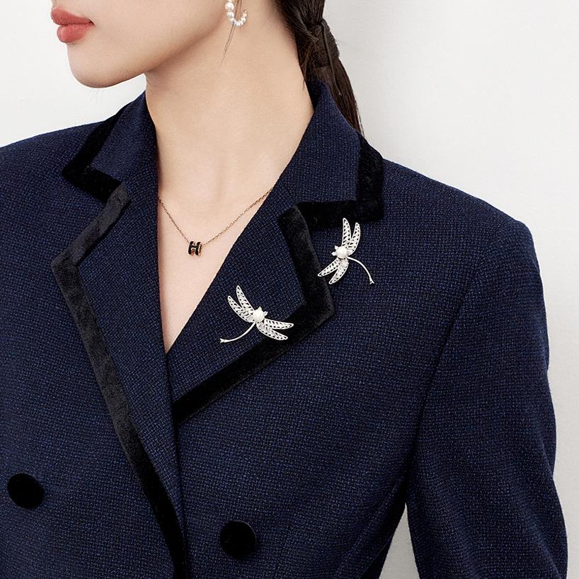 嵌钻胸针OFFIY锆石高级感奢牌