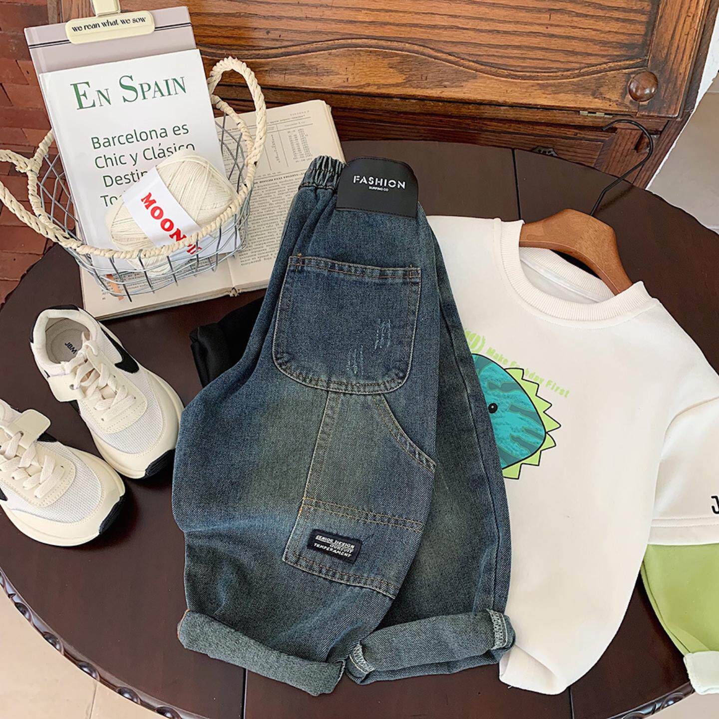 儿童牛仔裤2026春季新款童装男童韩版拼接贴标长裤宝宝洋气外穿潮