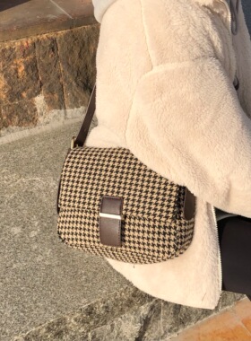 PP自制/冬季毛呢格纹斜挎包复古百搭大容量千鸟格包包女休闲方包