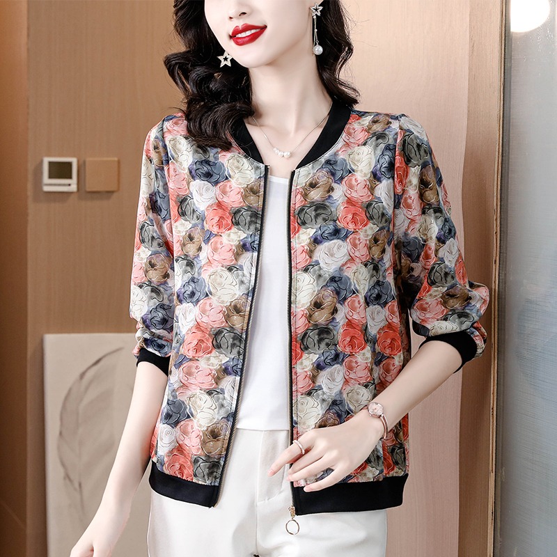 时尚印花减龄外套棒球服开衫外套