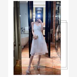 白月光朱砂痣2023夏装流光丝质暮云纱吊带裙v领显瘦连衣裙名媛风