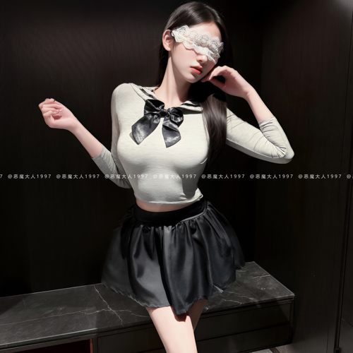 情趣轻熟校园感私服短裙套装制服