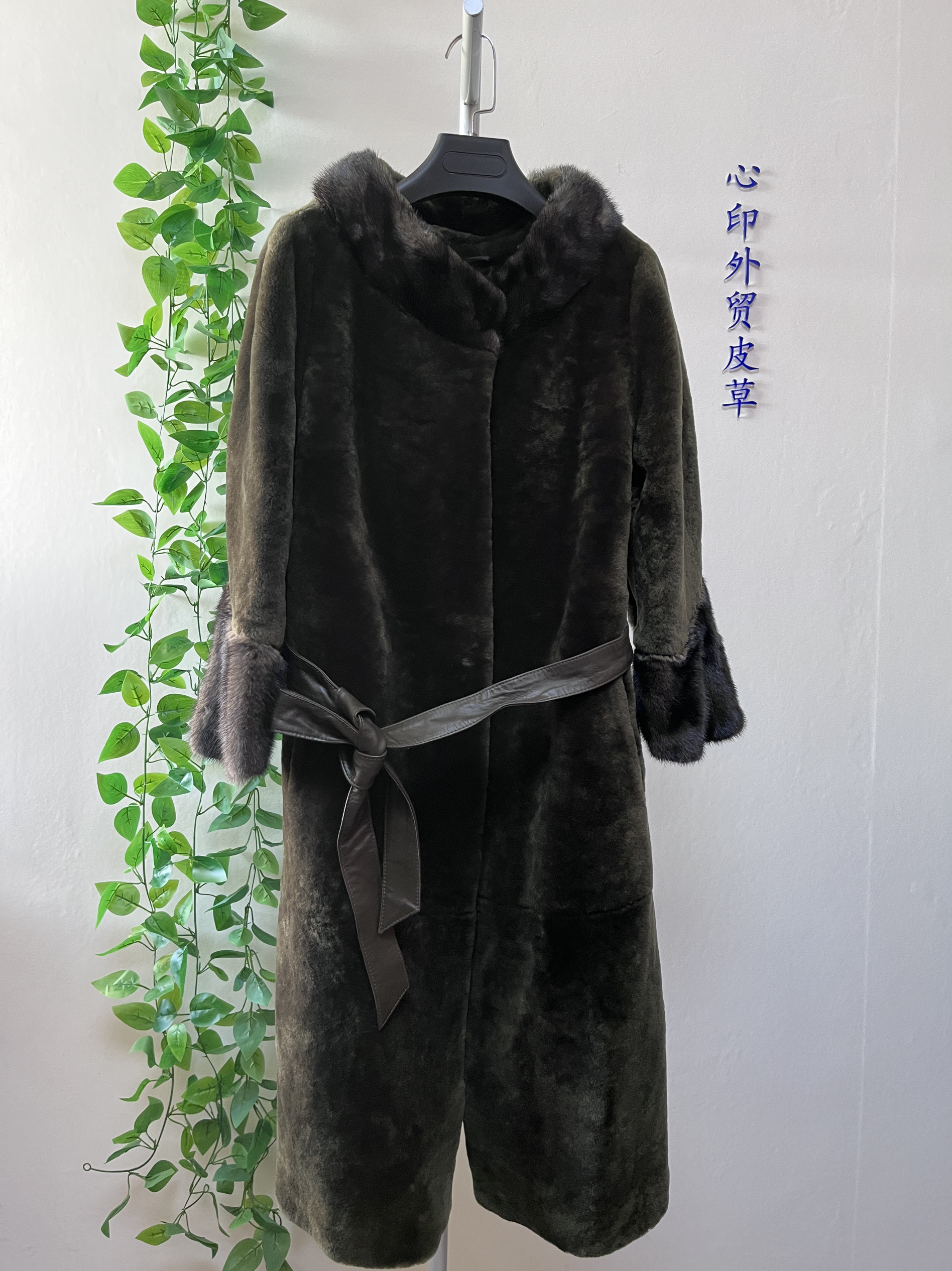 工厂断码尾货原生态羊皮毛一体水貂毛领貂绒级别皮草冬季皮草外套