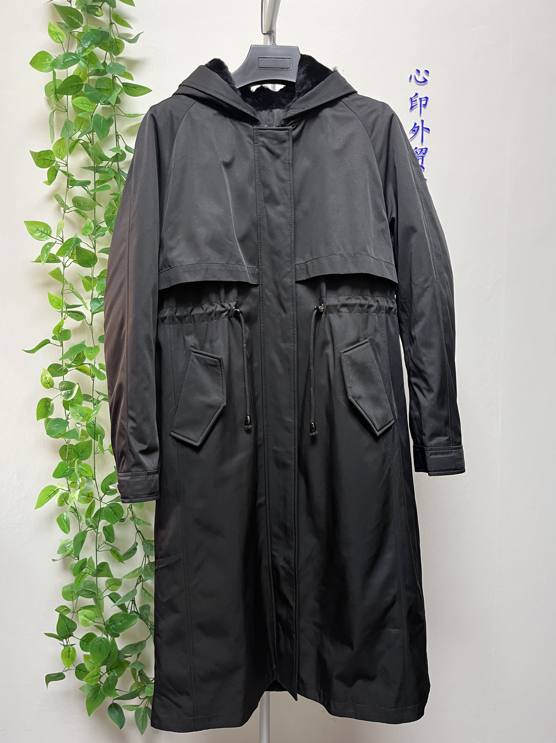 断码尾货派克服女獭兔毛内胆可拆卸黑色连帽外套中长款96001黑色