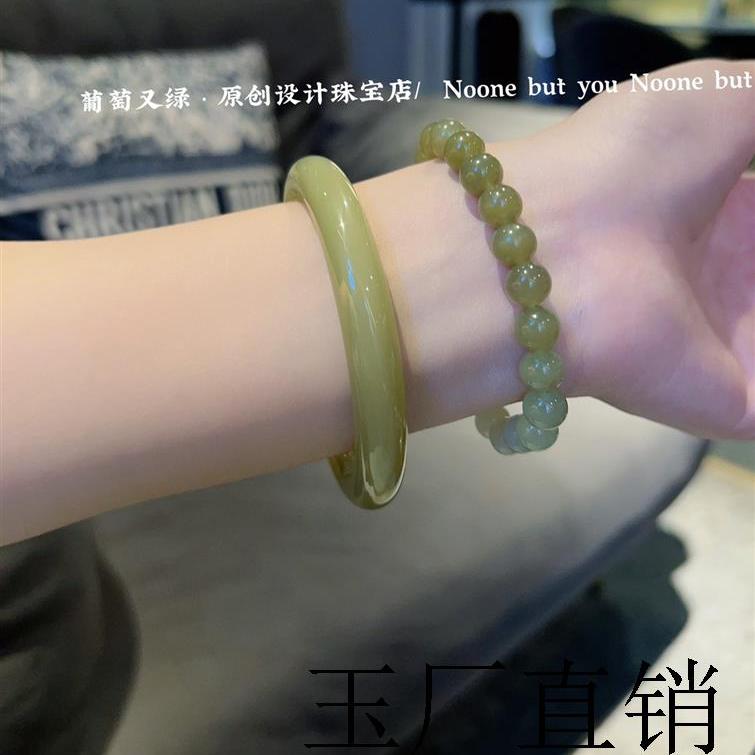 精选新疆和田玉青海料冰种鸭蛋青羊脂玉手饰品晴水复古绿时尚女款
