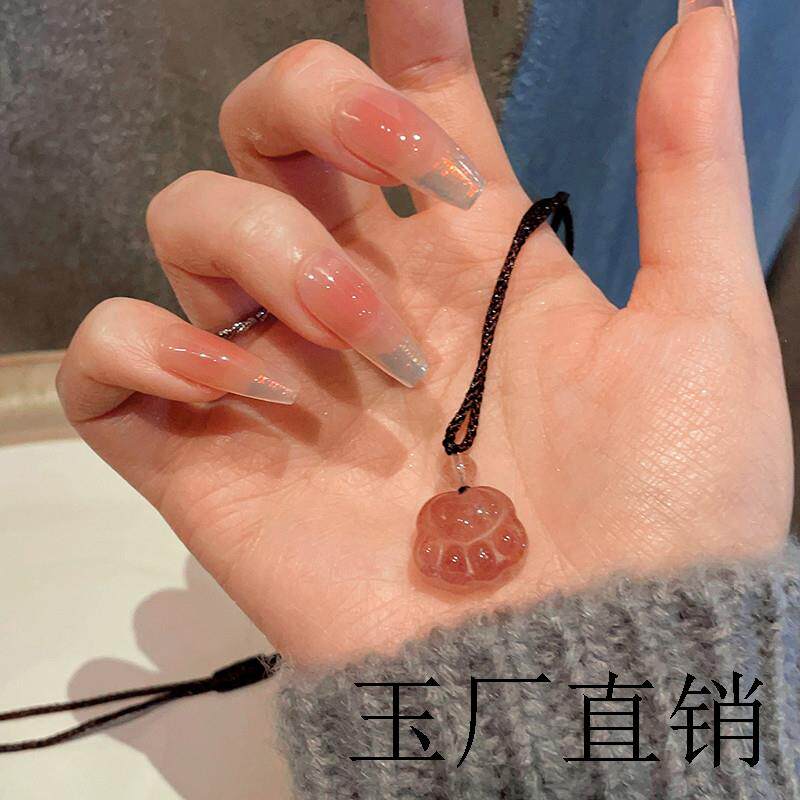 草莓晶猫爪吊坠项链女2023年新款小众设计感高级百搭毛衣链首饰品
