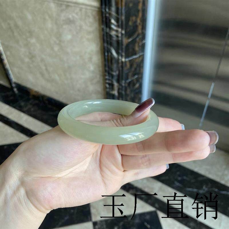 新疆和田玉青玉手镯女款平安镯扁条宽版晴水翡翠色玉石羊脂玉镯