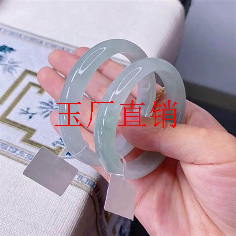 高端缅甸玉镯淡绿浅绿翡翠色晴水飘花玉镯精品级冰种阳绿通透手镯