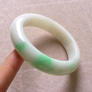 缅甸玉器玉石老坑冰糯种牛奶底翡翠色手镯圆条白底青飘阳绿玉镯子