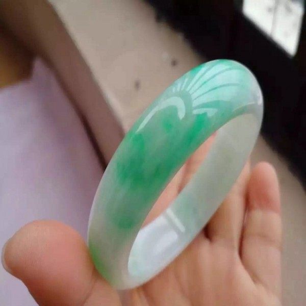 高档精品缅甸翡翠色玉手镯老坑白底青玉石阳绿宽条牛奶底玉石镯子