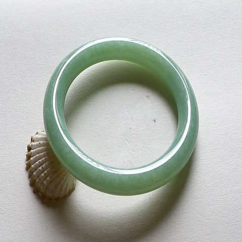老坑a货豆绿玉器女款圆条手镯