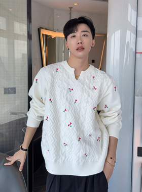 陈大富白色玫瑰刺绣v领绞花毛衣男冬季时尚感宽松情侣麻花针织衫