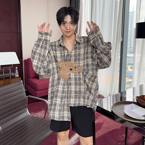 大富设计感新款摩卡小熊磨毛格子衬衫男美式宽松小众情侣套头衬衣