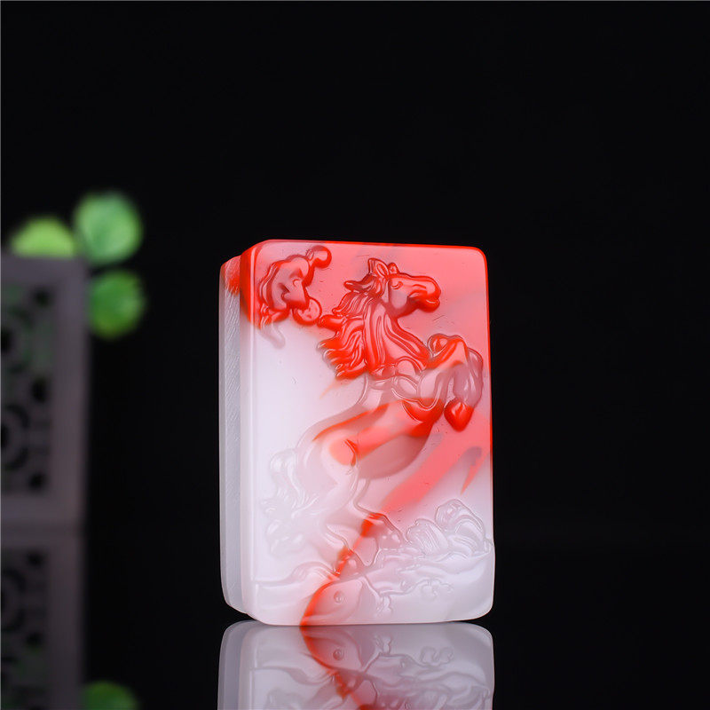 天然和田玉鸡血玉马上有福皮带扣红飘白马上有钱腰坠男款生肖马牌