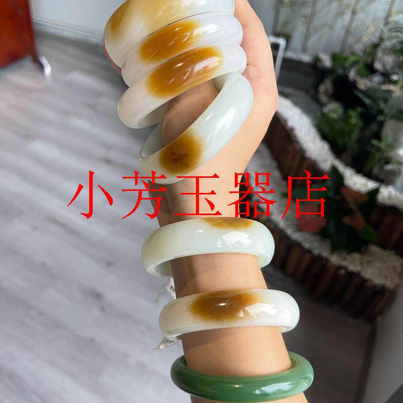 新疆和田玉镯子且末料糖白宽版正装俄料一口糖女款手镯籽料羊脂玉