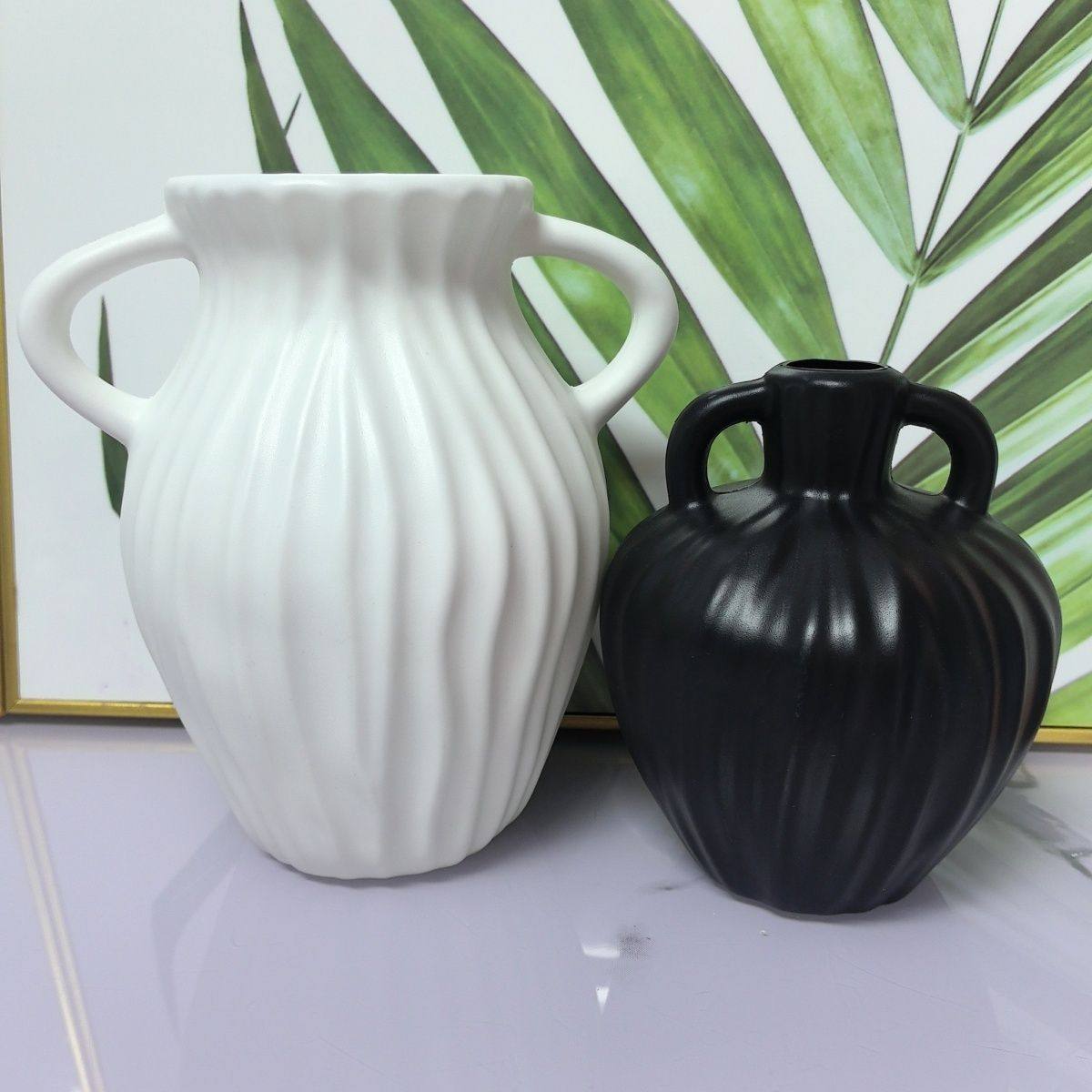 塑料仿陶瓷双耳花瓶摆件竖条纹纹理黑白两色家居装饰插花器花瓶,鲜花速递/花卉仿真/绿植园艺,花瓶,淘宝优惠券,粉丝福利购,淘宝优惠卷