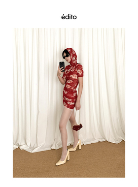 EDITO accessories 2025 红色印花蕾丝三角巾丝巾发饰发带头巾