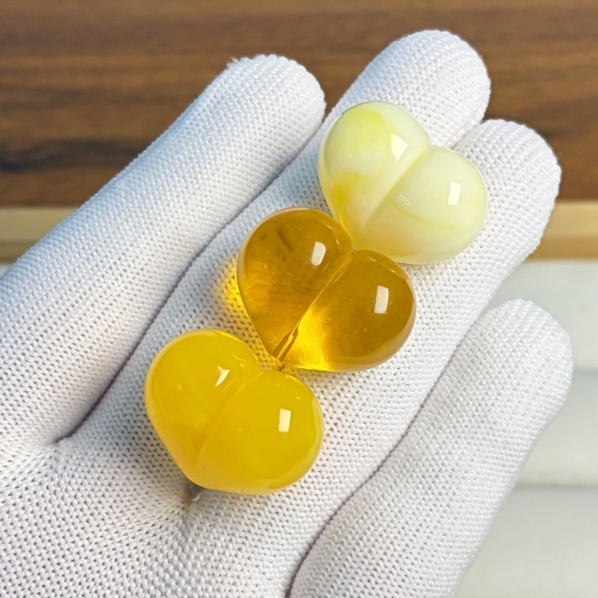 热销爆款非天然琥珀蜜蜡三色屁桃散珠DIY文玩配饰套装