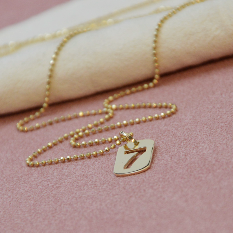 纯14K金项链吊坠女方牌幸运数字7
