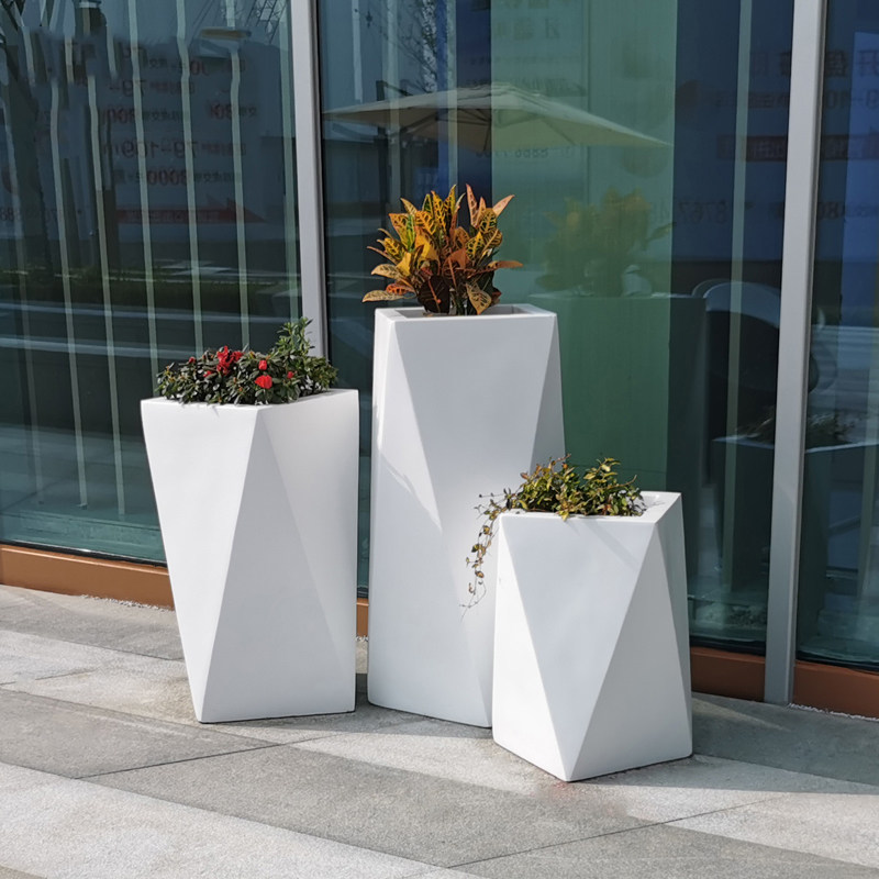 玻璃钢组合花盆落地大花瓶美陈商场现代菱形切面几何户外落地花器在类目 家居饰品, 花瓶/花器/仿真花/仿真饰品, 花器/花瓶, 花盆中 - 来自Buy2taobao.com提供专业的淘宝代购服务