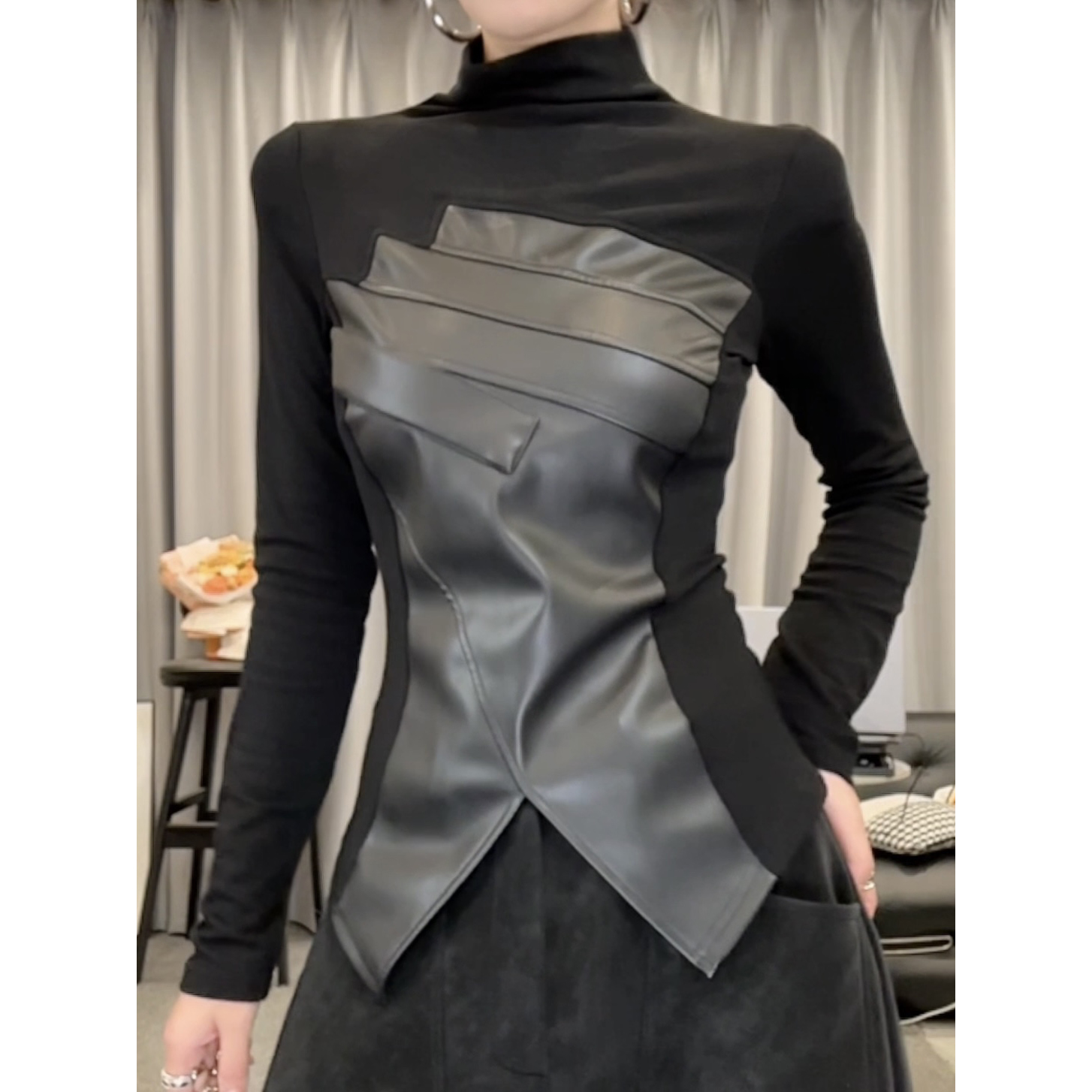 D1701黑色半高领拼皮长袖T恤女秋冬修身设计感小众打底衫开叉上衣