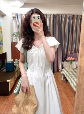 法式v领泡泡袖连衣裙女夏季高级感抗皱收腰显瘦温柔白色气质长裙