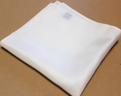 真丝白色配饰口袋巾手帕