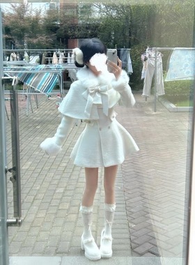 富家留洋千金白色小香风套装女秋冬蝴蝶结斗篷外套连衣裙两件套