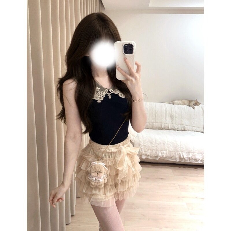 法式甜美千金风蕾丝娃娃领拼接黑色针织修身无袖上衣蓬蓬裙两件套图片