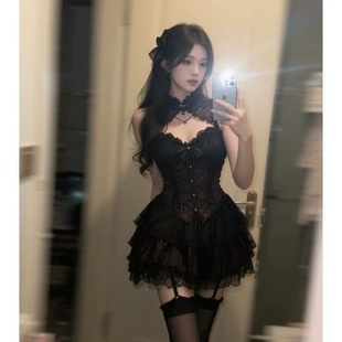 辣妹暗黑系性感风拼接黑色蕾丝挂脖露空修身 上衣蓬蓬半身裙两件套