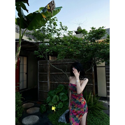 性感御姐碎花度假风抹胸开叉长裙