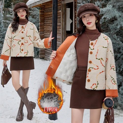 田园风羽绒服女2025冬装新款韩版短款小个毛呢刺绣拼接羽绒服外套