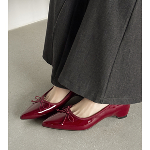 女蝴蝶结文艺亮面ol坡跟静音高跟鞋 Kmeizu显脚小 5cm漆皮尖头单鞋