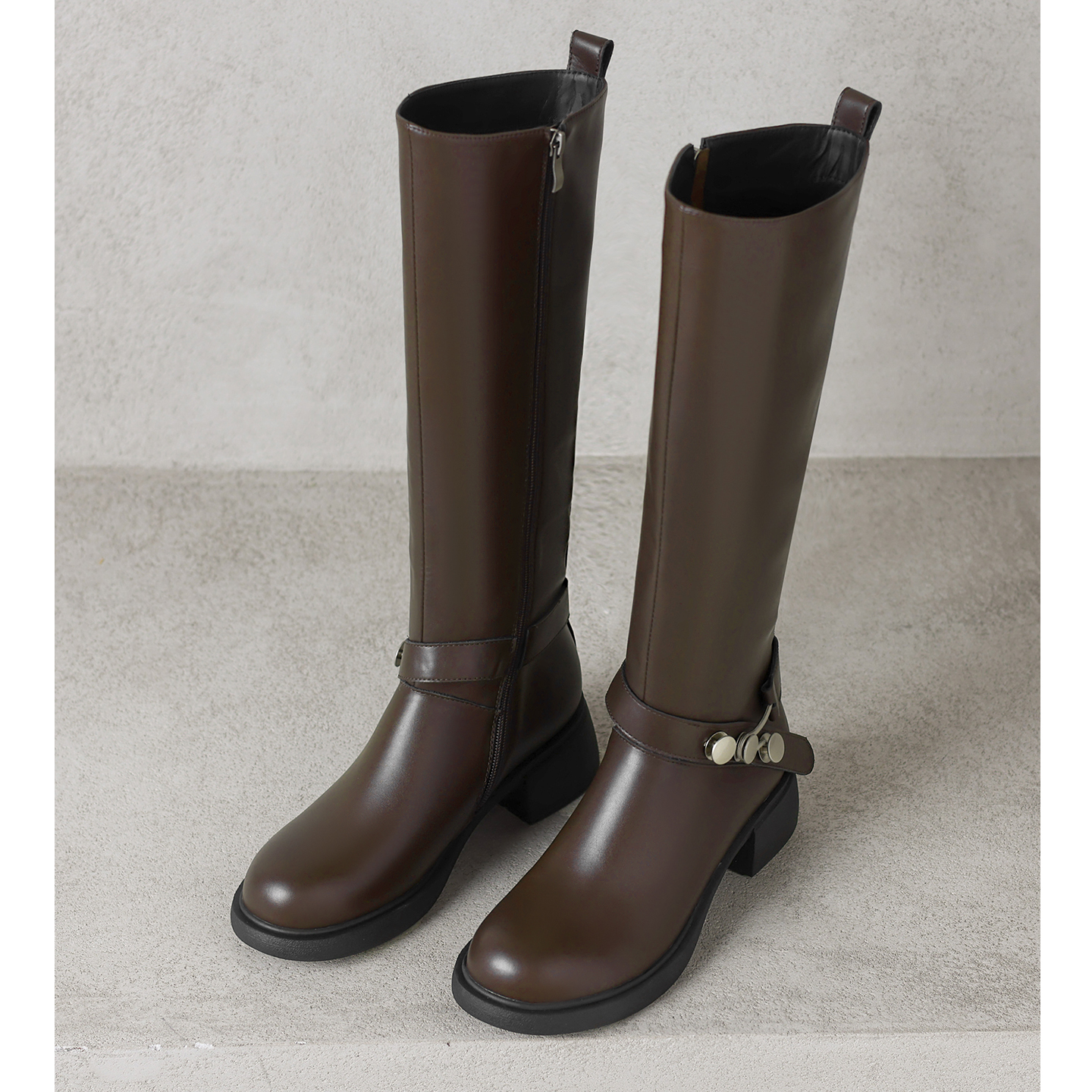 粗跟显瘦高筒靴流行锁扣皮靴骑士